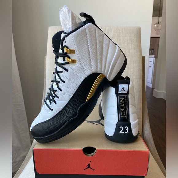 Air Jordan 12 Retro - Picture 2 of 7